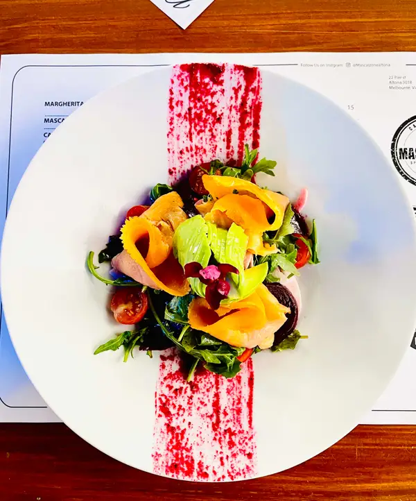 Smoked salmon salad with fennel, beetroot and avocado