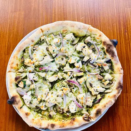 Pollo Pizza pizza at Mascalzone Altona